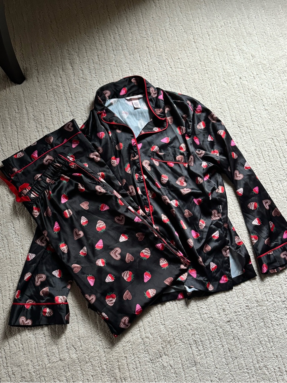 Victorias Secret Pink Chocolate Covered Strawberry Black Satin Pajama Set